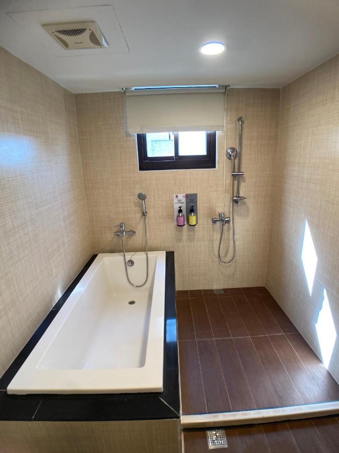 Bonjour Hotel Đài Trung Ngoại thất bức ảnh