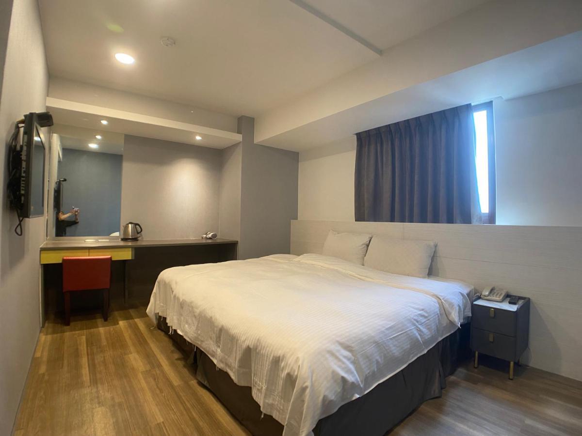 Bonjour Hotel Đài Trung Ngoại thất bức ảnh