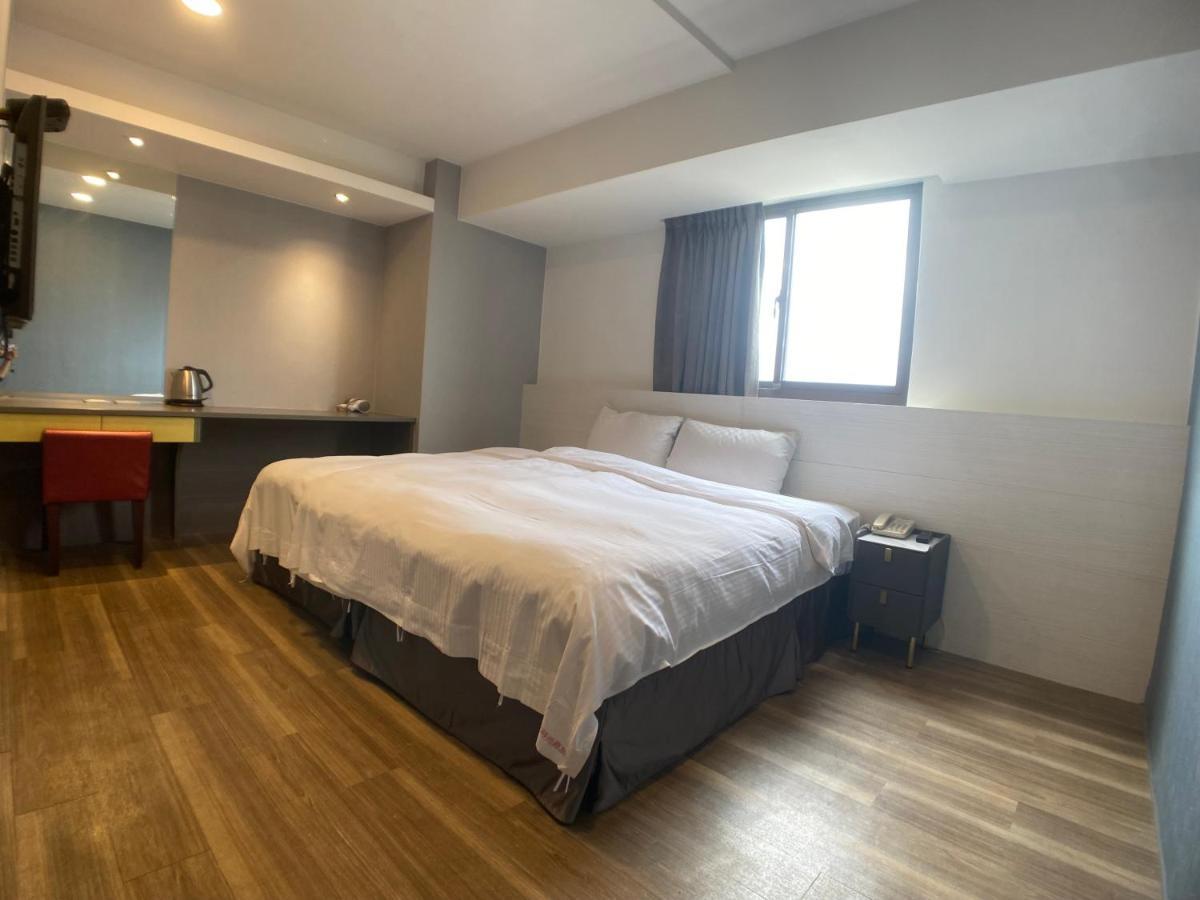 Bonjour Hotel Đài Trung Ngoại thất bức ảnh