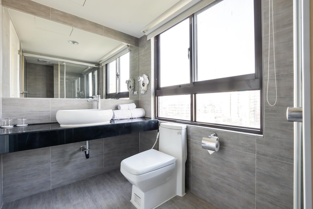 Bonjour Hotel Đài Trung Ngoại thất bức ảnh